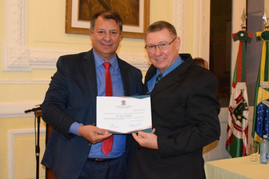 secretario-lauro-binsfeldt-e-empossado-em-solenidade-no-salao-nobre