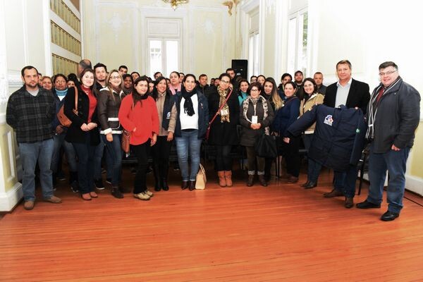 prefeito-anuncia-pagamento-da-primeira-parcela-do-14-dos-agentes-de-saude-e-apresenta-novos-uniformes