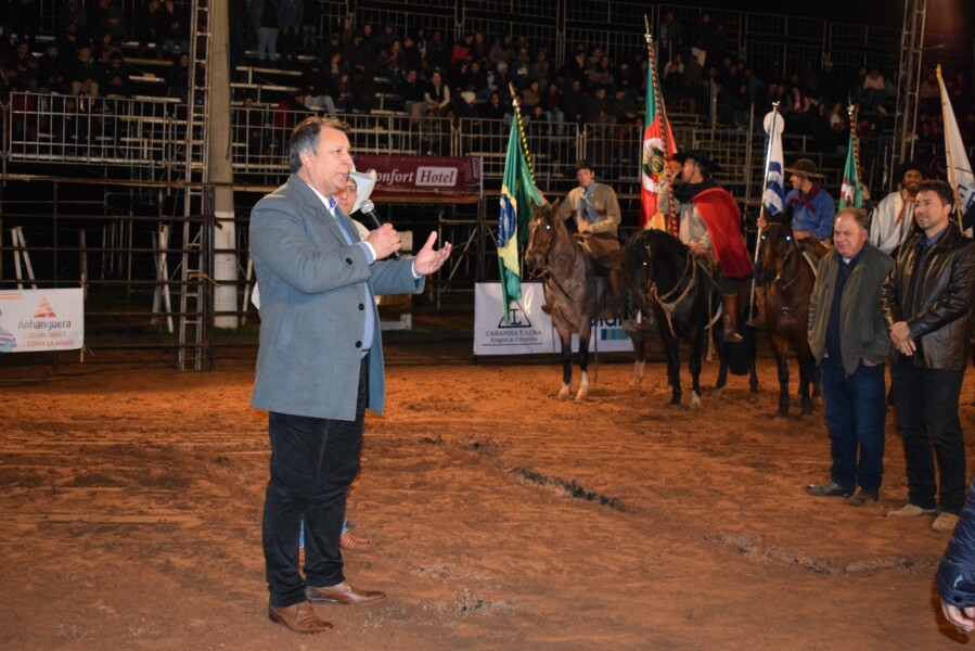 abertura-da-expo-livramento-reune-autoridades-e-bom-publico