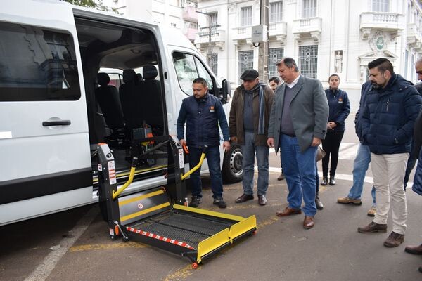 novos-veiculos-para-a-saude-e-para-a-assistencia-social