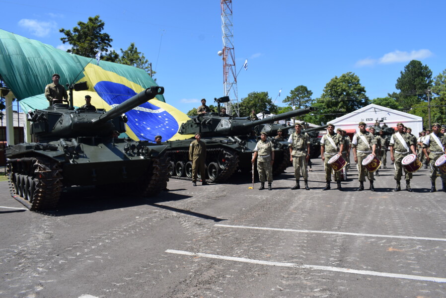 livramento-sedia-solenidade-de-doacao-de-blindados-do-exercito-brasileiro-para-o-uruguaio