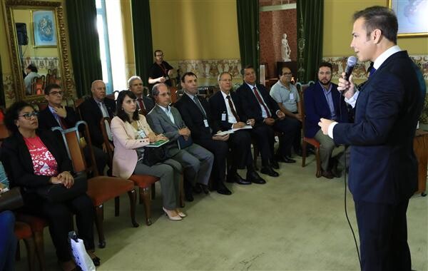 em-porto-alegre-prefeito-participa-de-lancamento-da-campanha